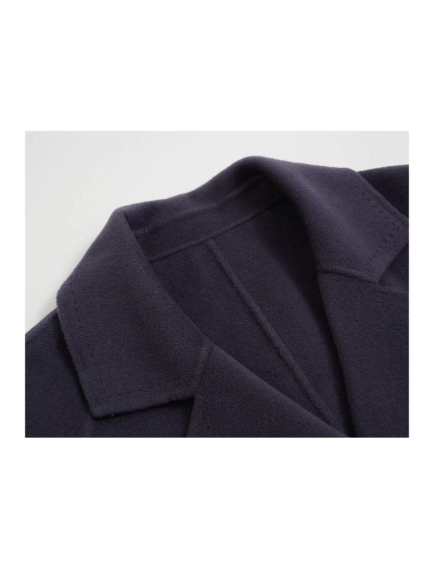 Long pure wool coat with a suit collar